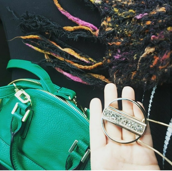 ✨Meet your Posher, Cristina✨ - Picture 3 of 6